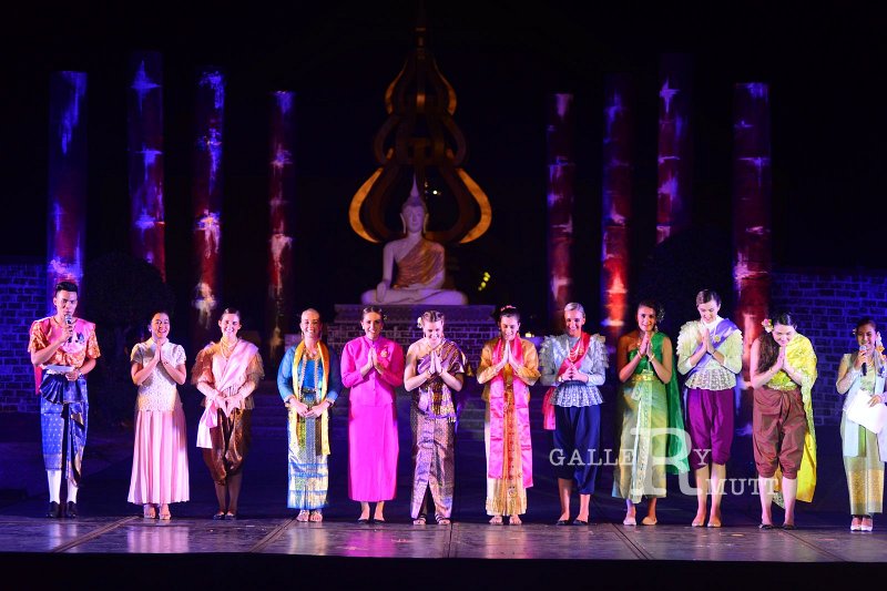 20151125-Loy Kratong_31.JPG
